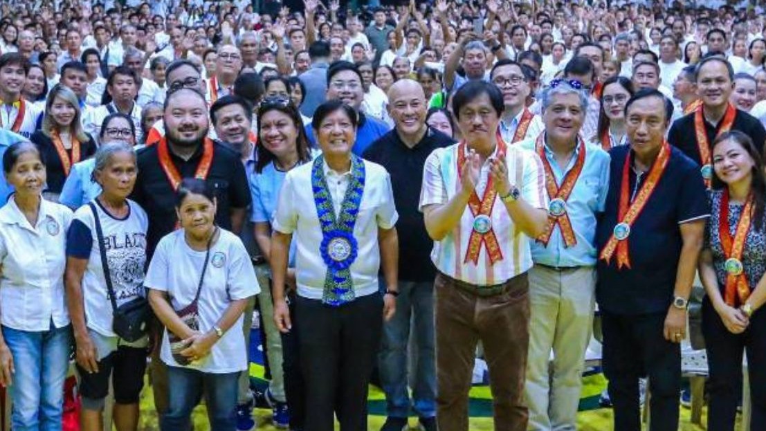 Palawan ARBs receive land titles, certificates from PBBM