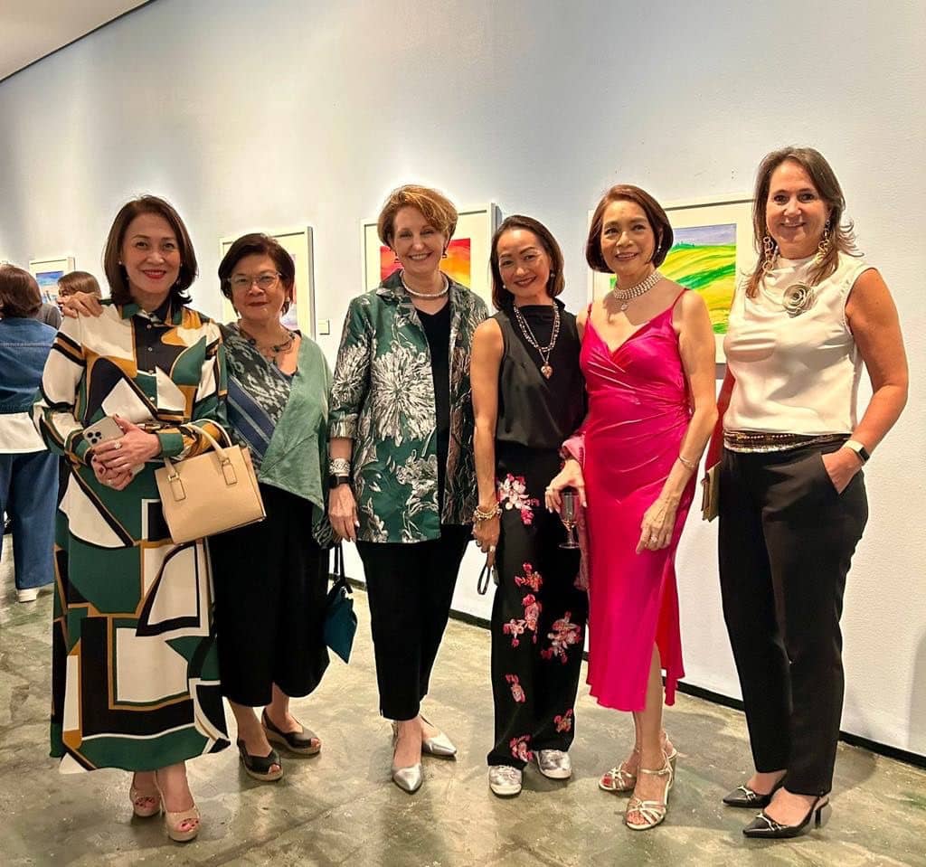 Rhoda Caliwara, Flor G.Tarriela, US Ambassador to the Philippines MaryKay Carlson, Maritoni Rufino Tordesillas, artist Marivic Rufino and Netherlands Ambassador to the Philippines Marielle Geraedts.