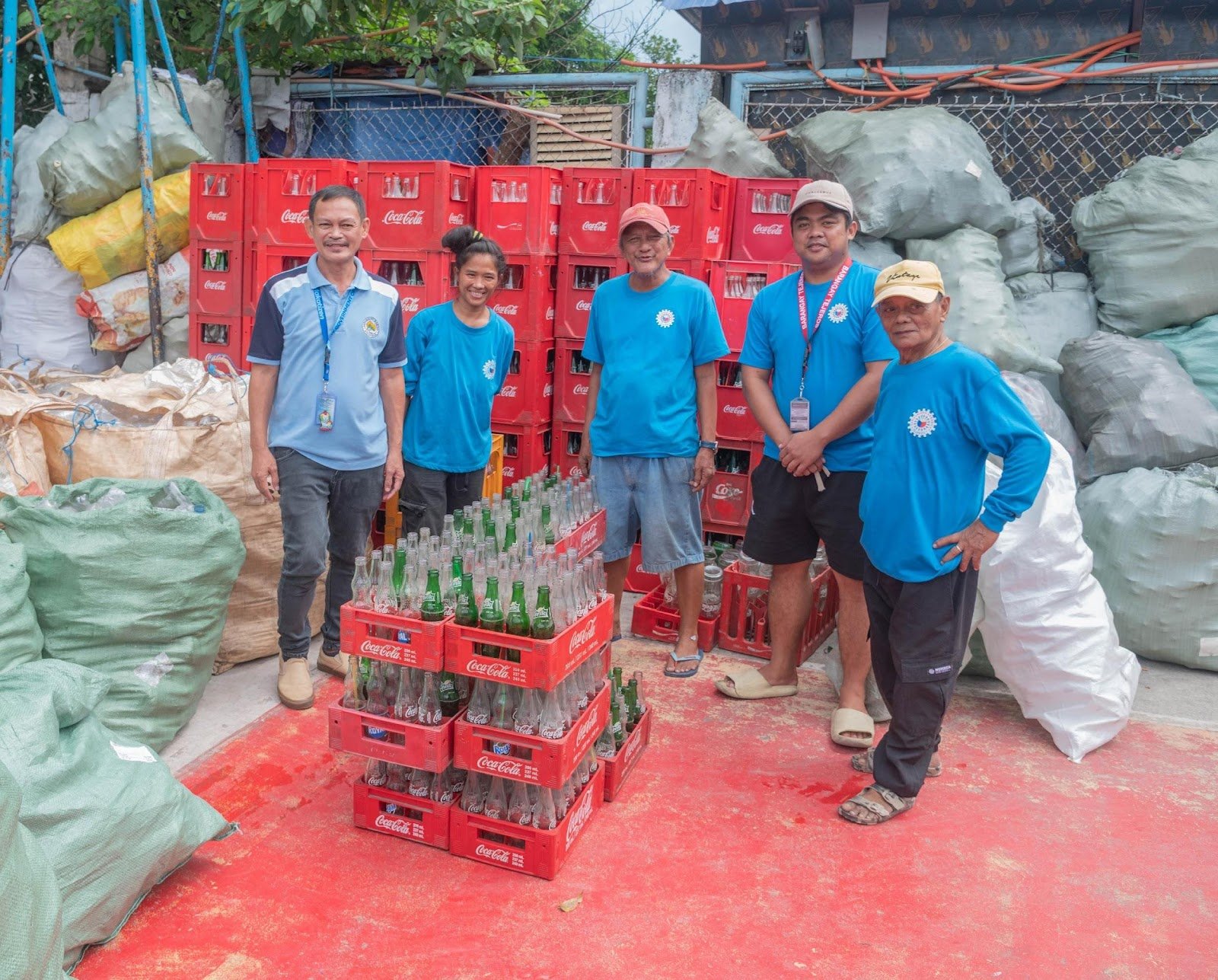 Coca-Cola, MMDA name first awardees to inter-barangay PET bottle recycling contest