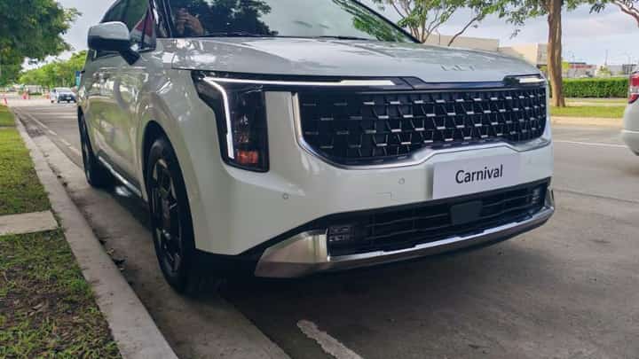 The distinguishing ‘Tiger Nose Grille.’