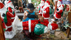 Santa Claus Figures Available at Bahay ni Santa