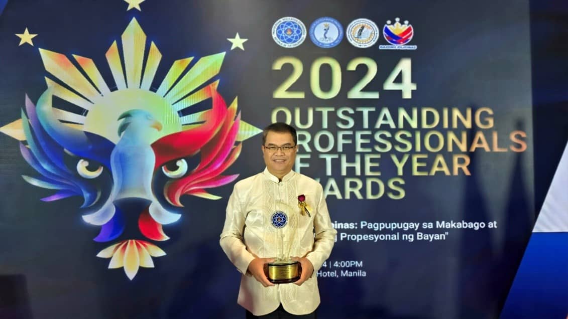 OUTSTANDING ELECTRICAL ENGINEER OF THE YEAR. Meralco Chief Operating Officer Ronnie Aperocho was hailed as one of the Outstanding Professionals of the Year by the Professional Regulation Commission (PRC).