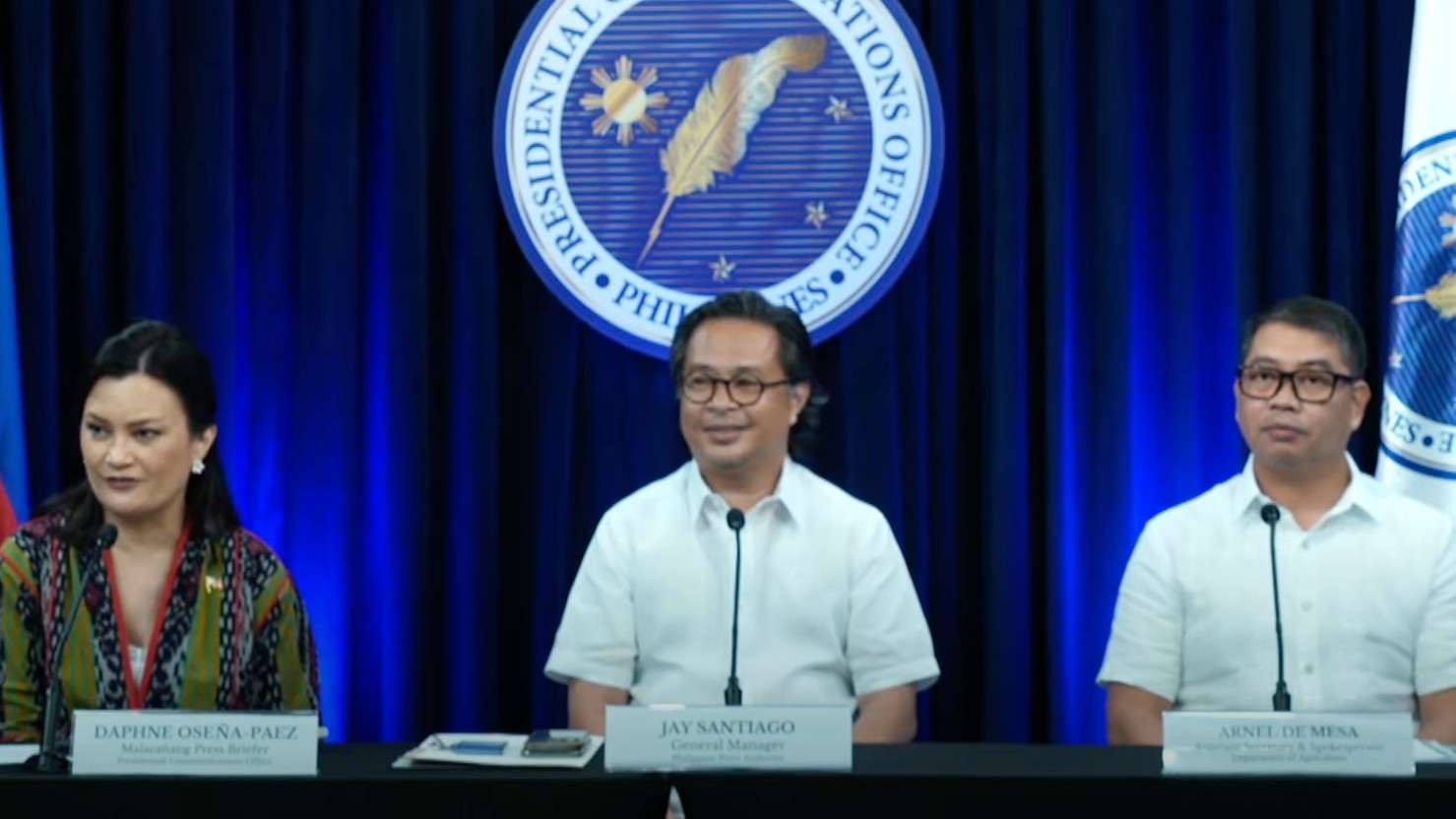 Philippine Ports Authority General Manager Jay Daniel Santiago and Agriculture Assistant Secretary Arnel De Mesa join Press Briefer Daphne Oseña-Paez in a Palace Briefing.
