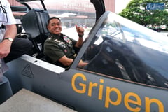 AFP CHIEF VISITS ADAS EVENT