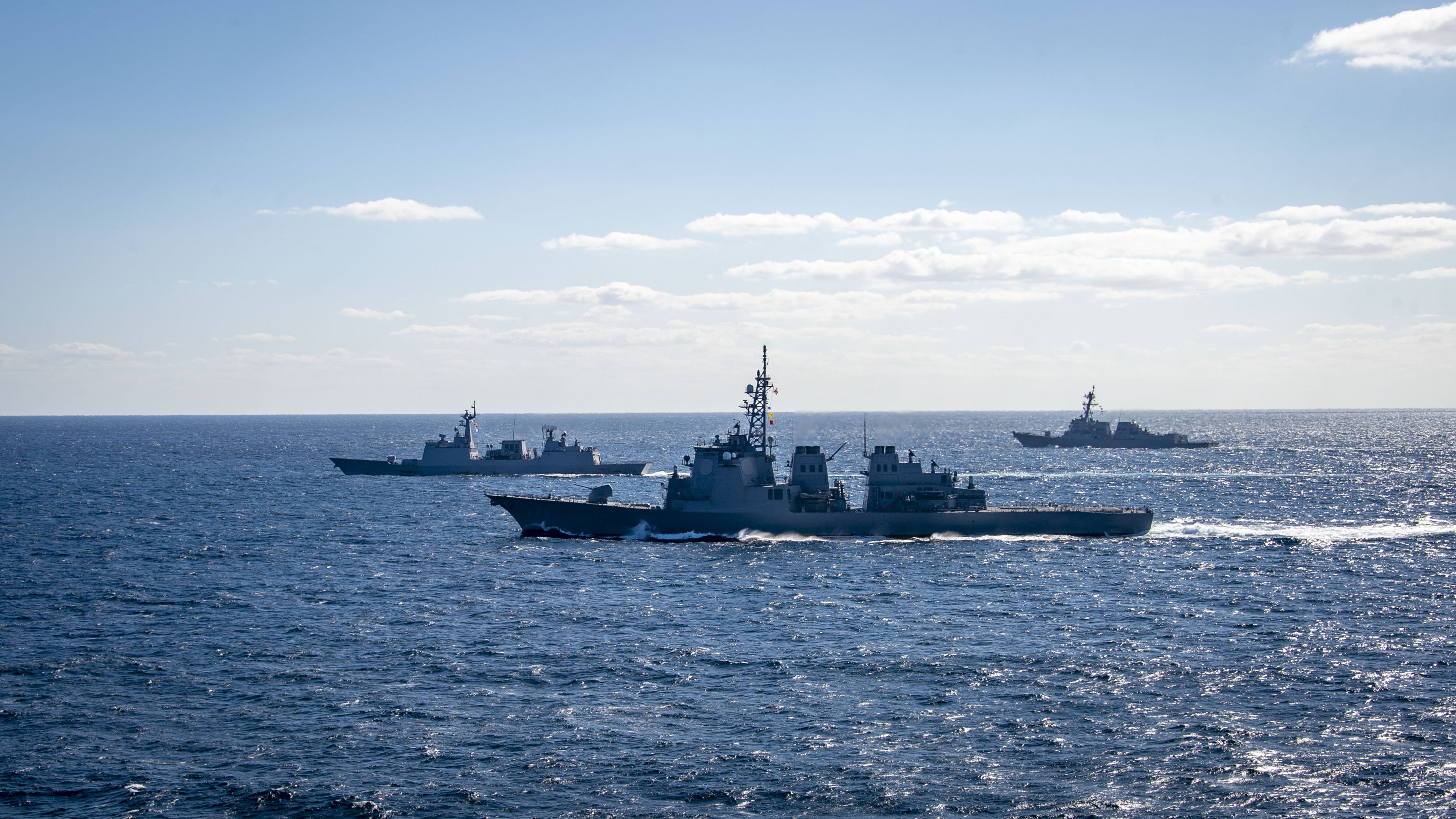 Japan warship asserts right to sail through Taiwan Strait