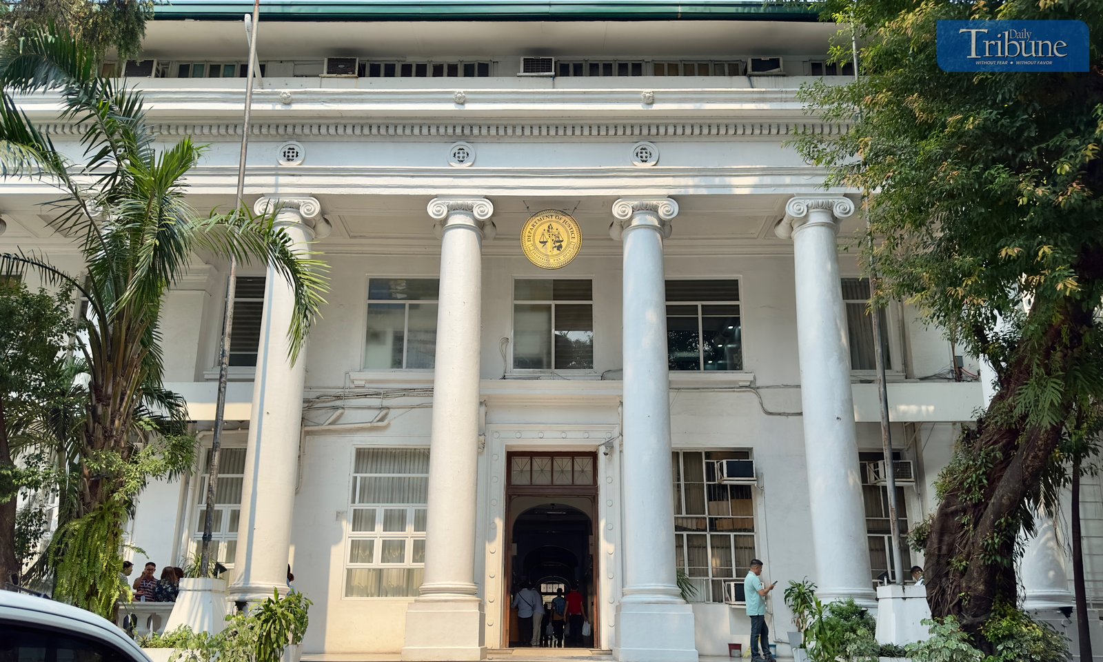 TRIBUNE-DOJ-building