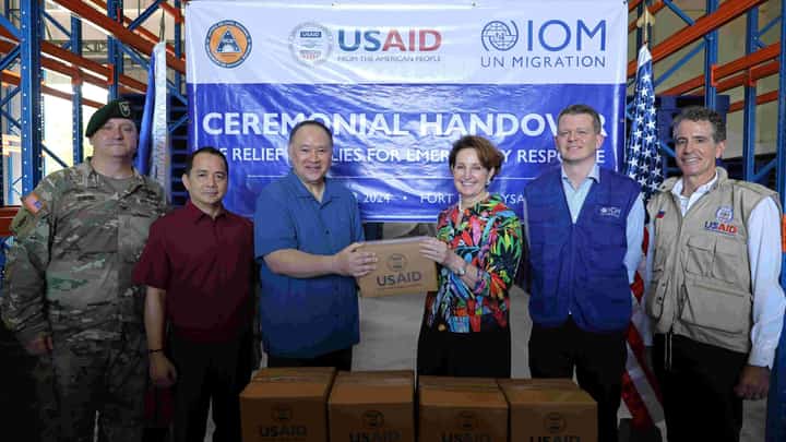 U.S. donates relief supplies to Ecija EDCA