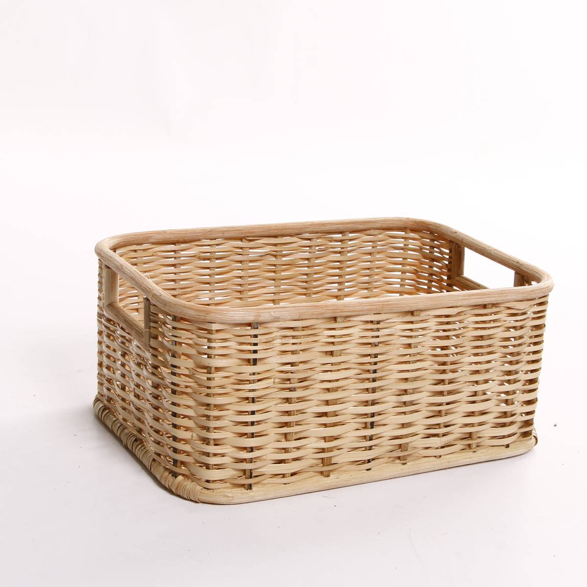 Kea coron rectangular medium basket.