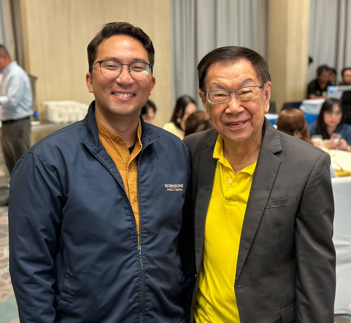 Robinsons Hotel and Resorts marketing manager Nonito Cuizon (left) and Selrahco’s Charles Lim.