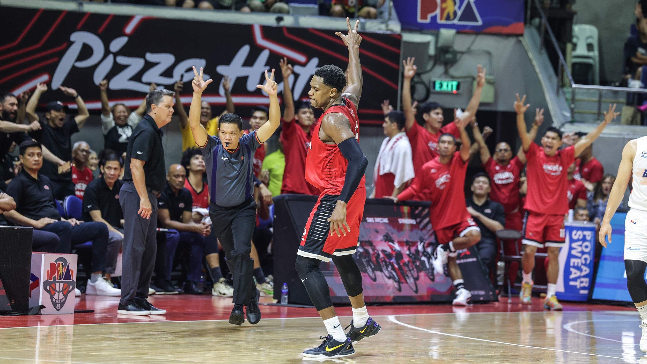 Ginebra zaps Meralco, takes 2-0 lead