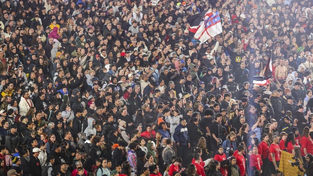 New Zealand breaks world record for largest mass haka