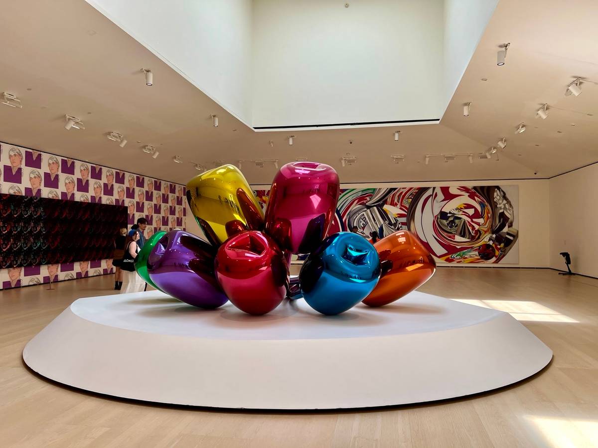 ‘Tulips (1995-2004)’ by Jeff Koons.