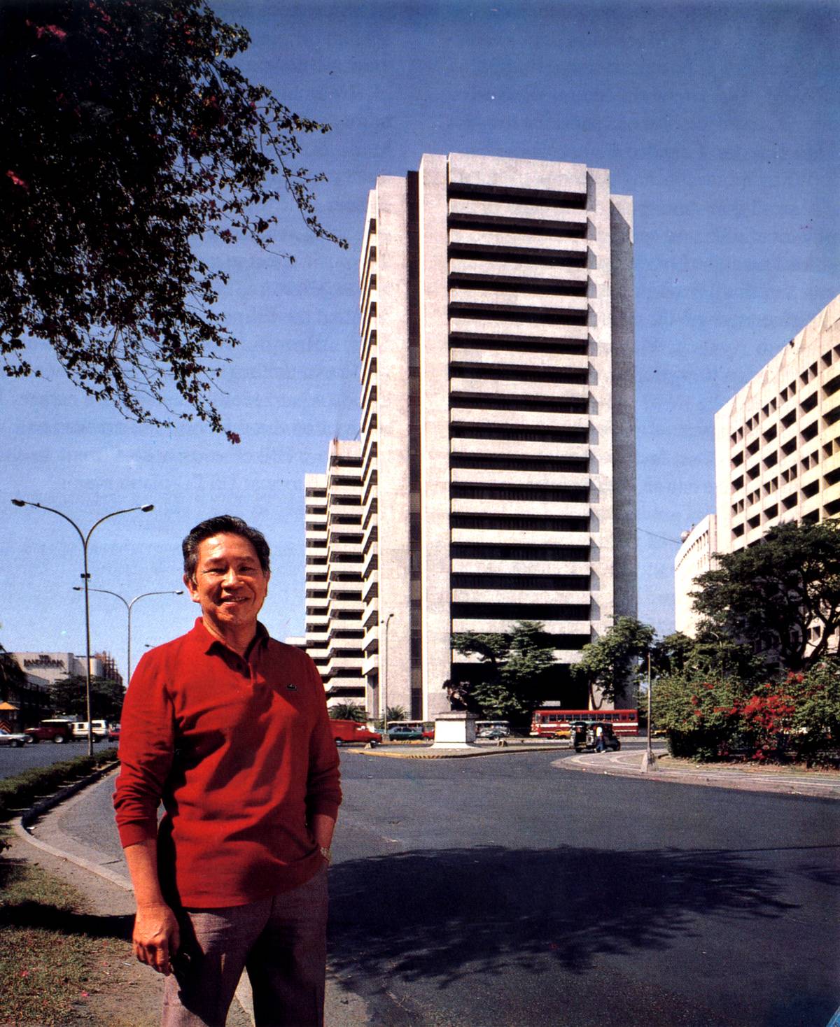 Locsin in front of the LVLocsin Building, Ayala Avenue, 1979.