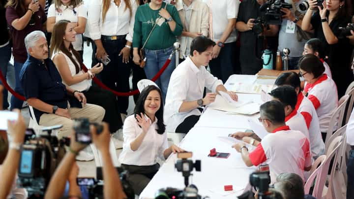Metro poll aspirants file respective CoCs