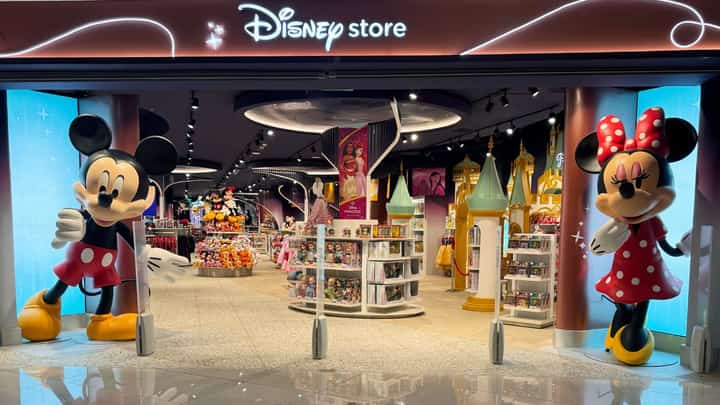 A whole new world: First Disney store opens in Phl