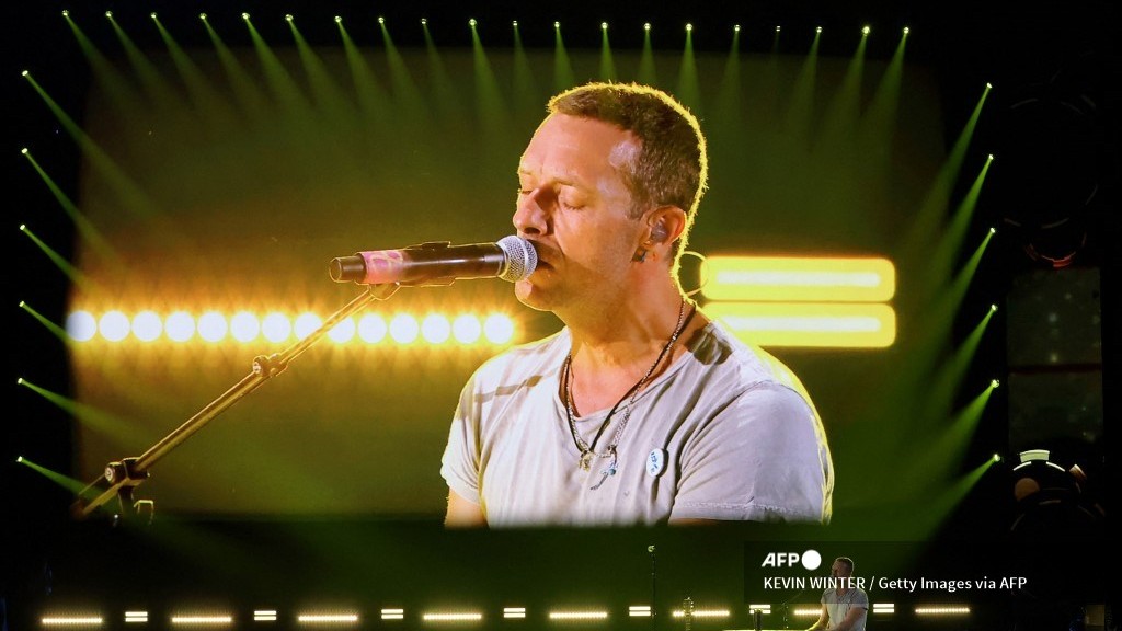 Kiss Cam moment at Coldplay show stirs controversy online