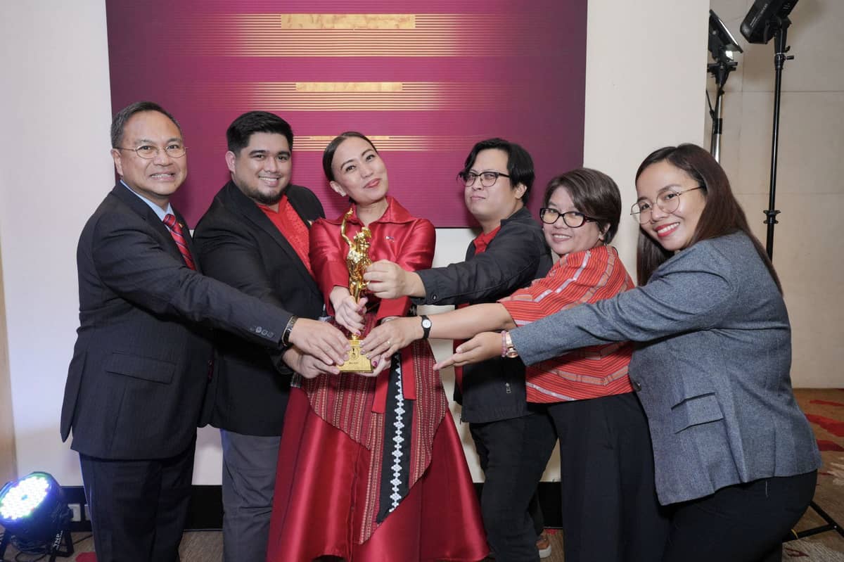 The TPB team celebrates their win as Best National Tourism Organization for the second year in a row.