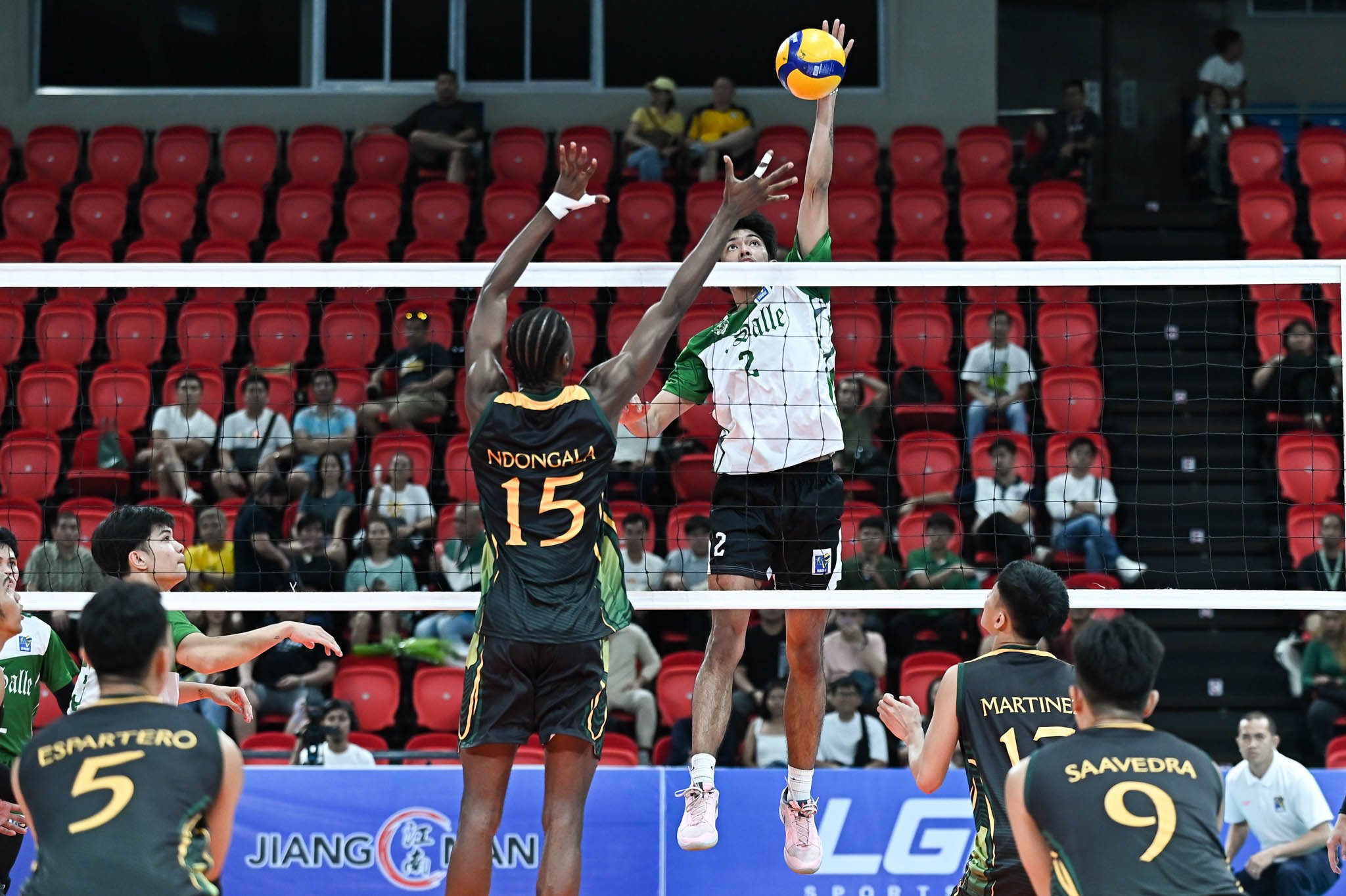 La Salle halts FEU, forces sudden-death duel