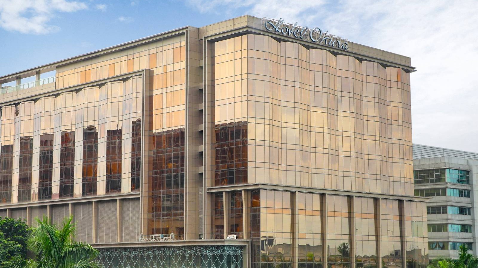 Newport World Resorts opened its newest international hotel brand within the sprawling 25-hectare property in 2022, Hotel Okura Manila, which hails from the illustrious Okura Nikko Hotels & Resorts brand in Japan.