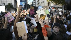 Argentina leader vetoes university budget hike after huge protests