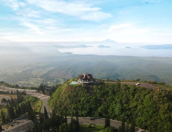 Set against the breathtaking mountains of Tagaytay, with views of Tagaytay Highlands