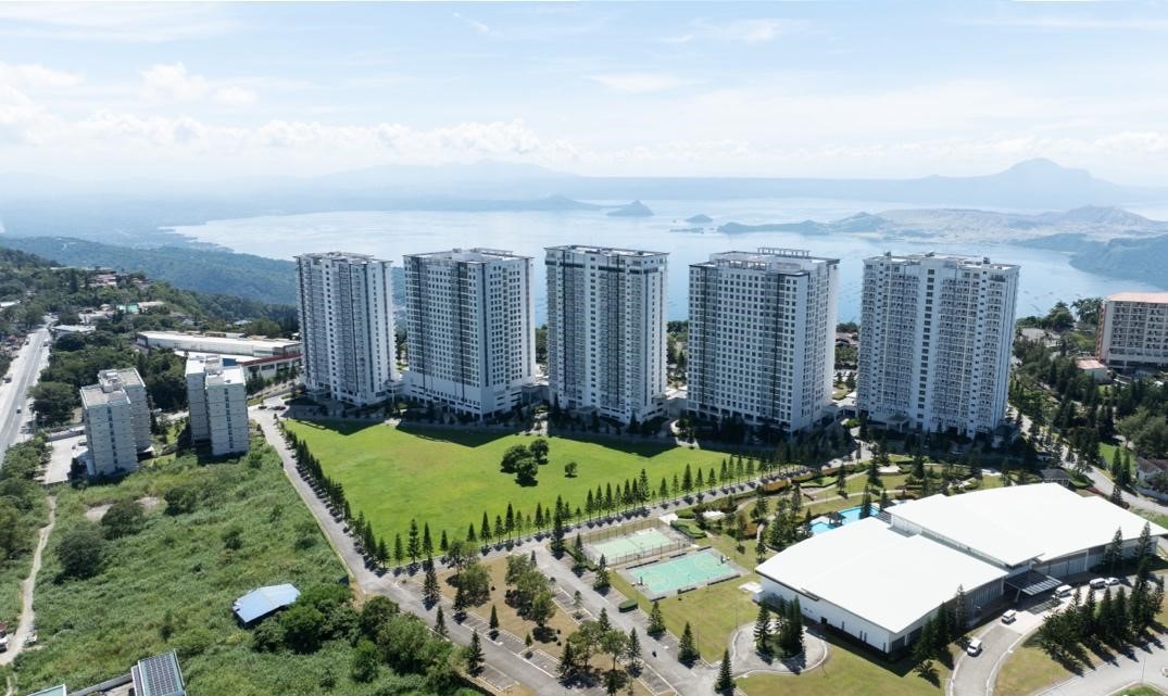 SMDC’s Wind Residences is strategically located to offer the city’s stunning views and provide easy access to major roads, food spots and activities for the nature-loving weekend retreaters.