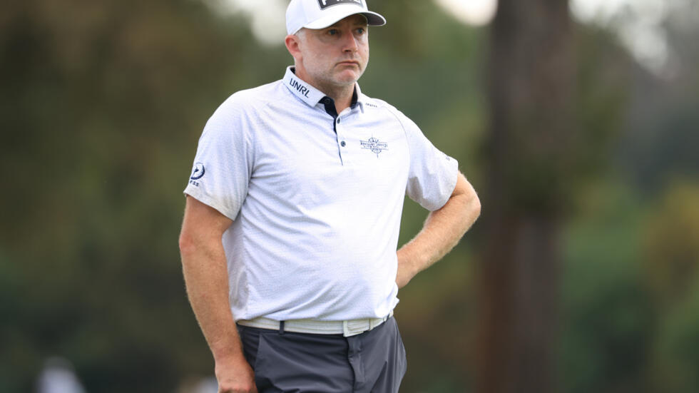 Skinns sets course record with 60