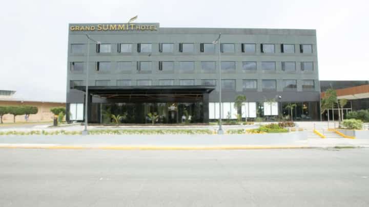 Grand Summit Hotel GenSan.