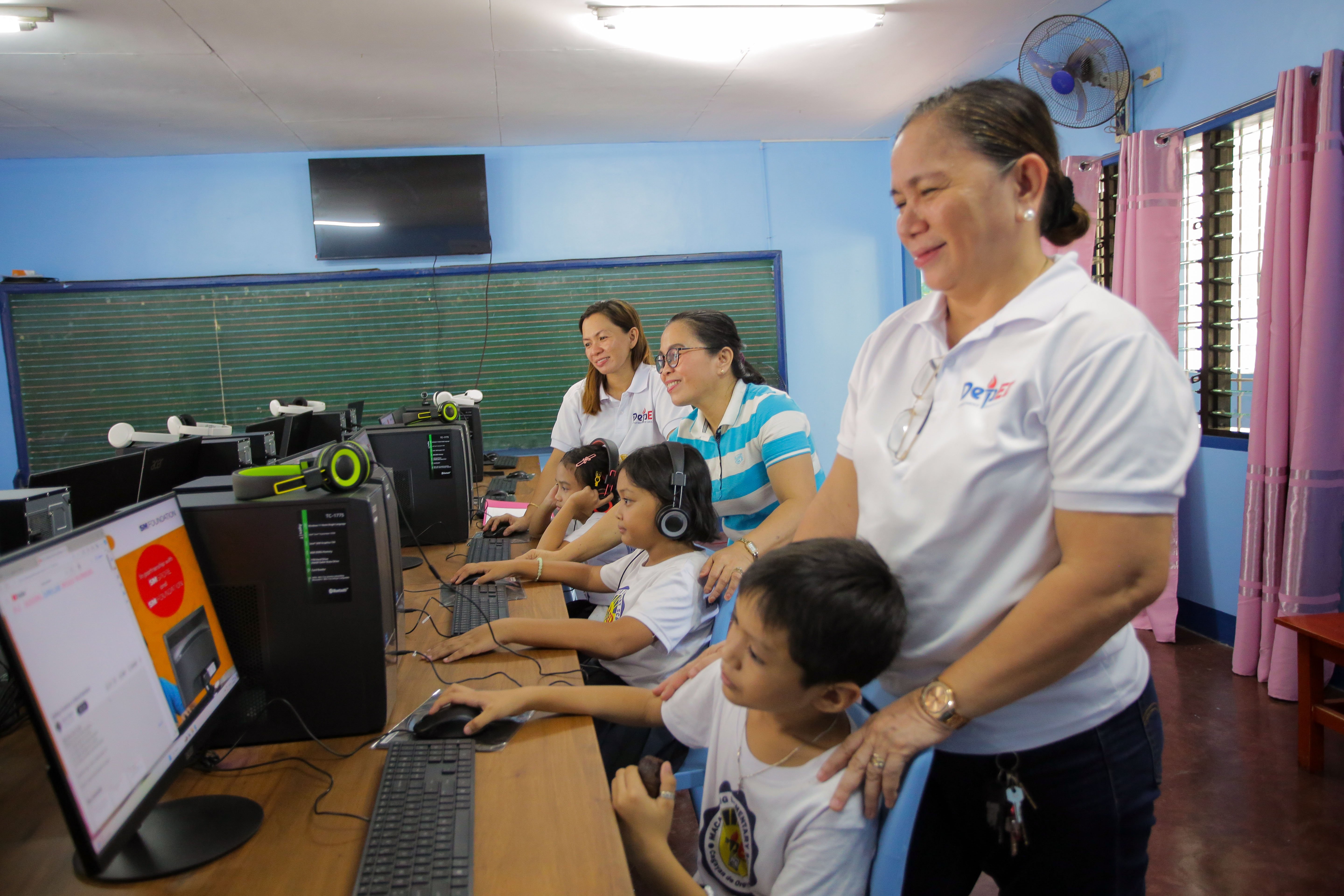 SM Foundation, Mastercard build Digital Learning Hubs
