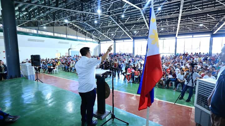 Senator Go heads to Davao Oriental aid distribution after filing COC