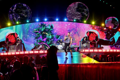 Coldplay serenades with ‘Moon Music’