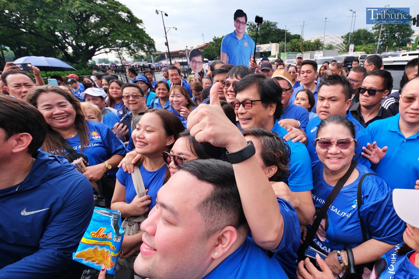 Benjamin Abalos greets supporters