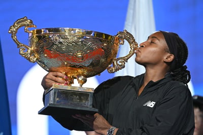 Gauff rips Muchova, conquers China Open