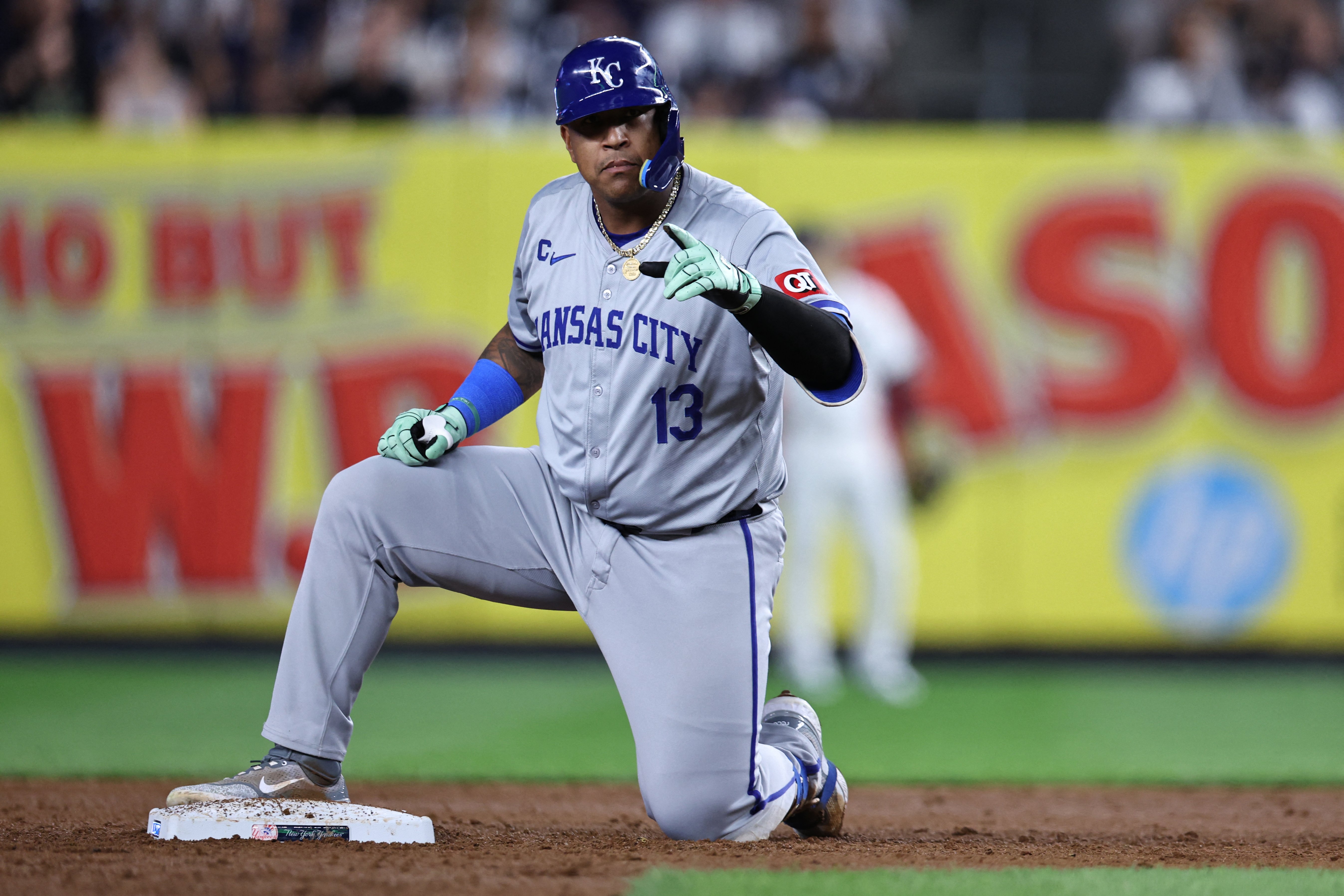 ROARING ROYALS: Kansas City storms back; Carpenter lifts Detroit