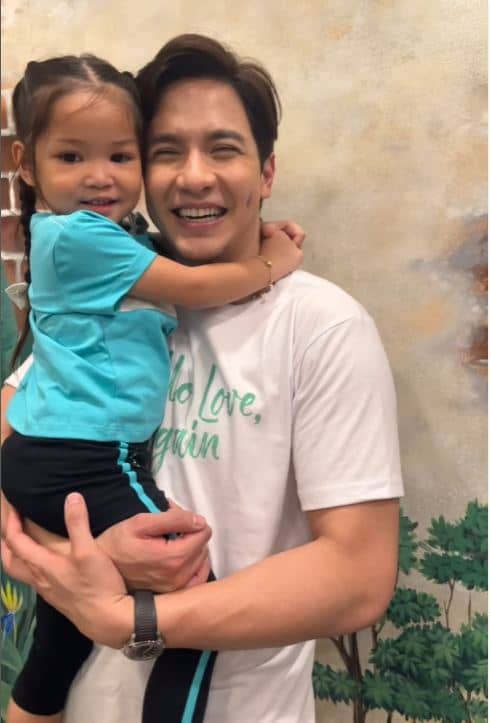 Alden Richards with Min Bernardo’s grandkid.