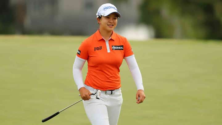 Kim’s 24-putt gem puts her on top