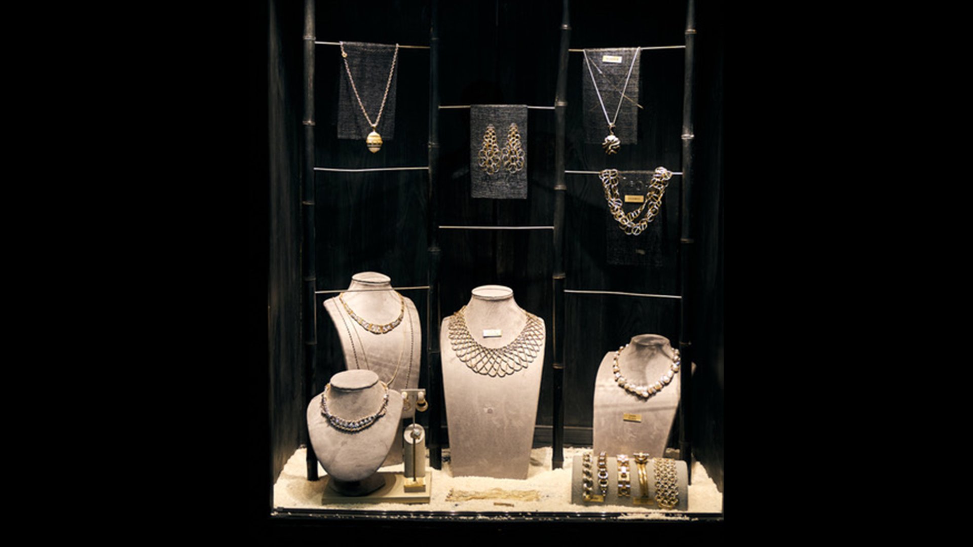 Gilded pleasures 