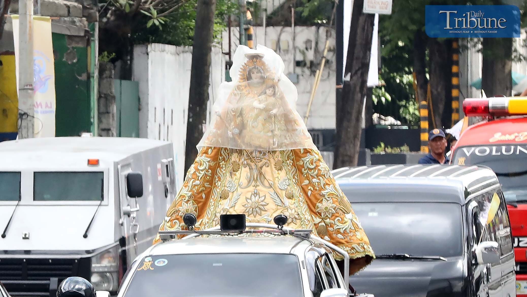 La Naval motorcade honors Our Lady of the Rosary