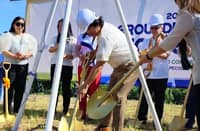 Aurora Pacific Ecozone (APECO) president and CEO Atty. Gil Taway IV ( center) and APECO chairman of the Board Atty. Anelyn Ciudada officiate the ceremonial capsule laying at APECO’s Grand Lagoon on Friday.