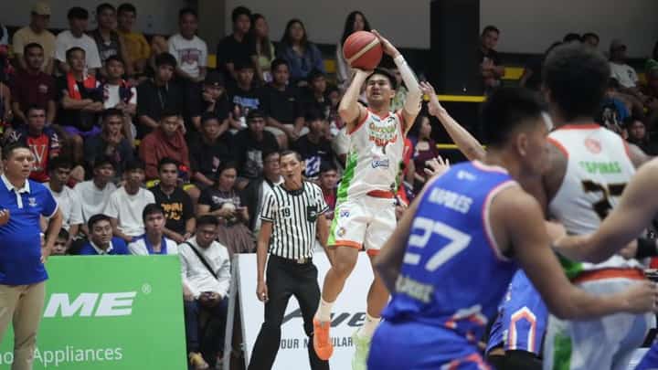 Jeramer Cabanag delivers for Caloocan Batang Kankaloo, who edged Manila, 66-65, on Saturday and forges a semifinal round encounter with San Juan in the MPBL Sixth Season.