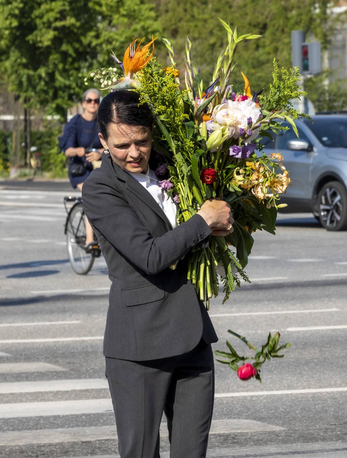 Molly Haslund’s ‘Flower Drop.’