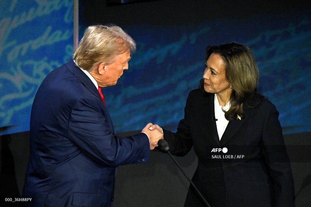 Harris, Trump hit overdrive in campaign's final weekend