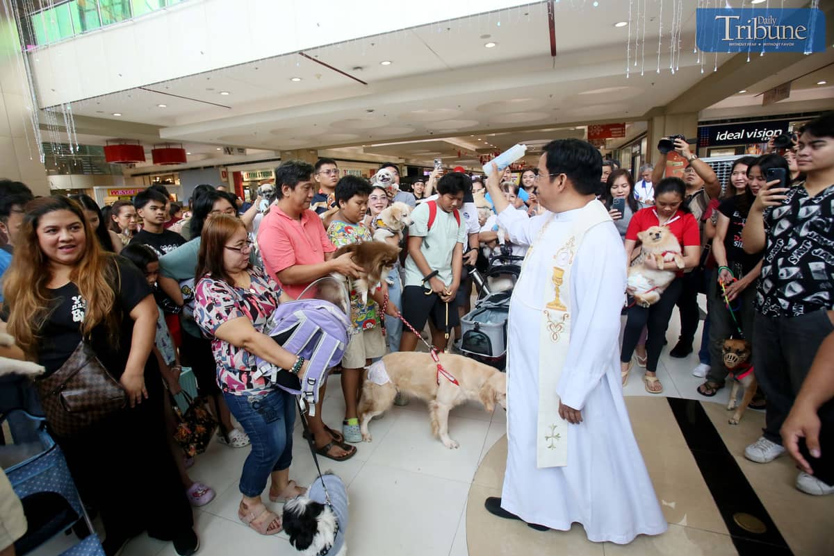 A priest blesses pets in Marikina.