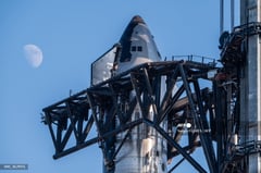 SpaceX will try to 'catch' giant Starship rocket shortly before landing