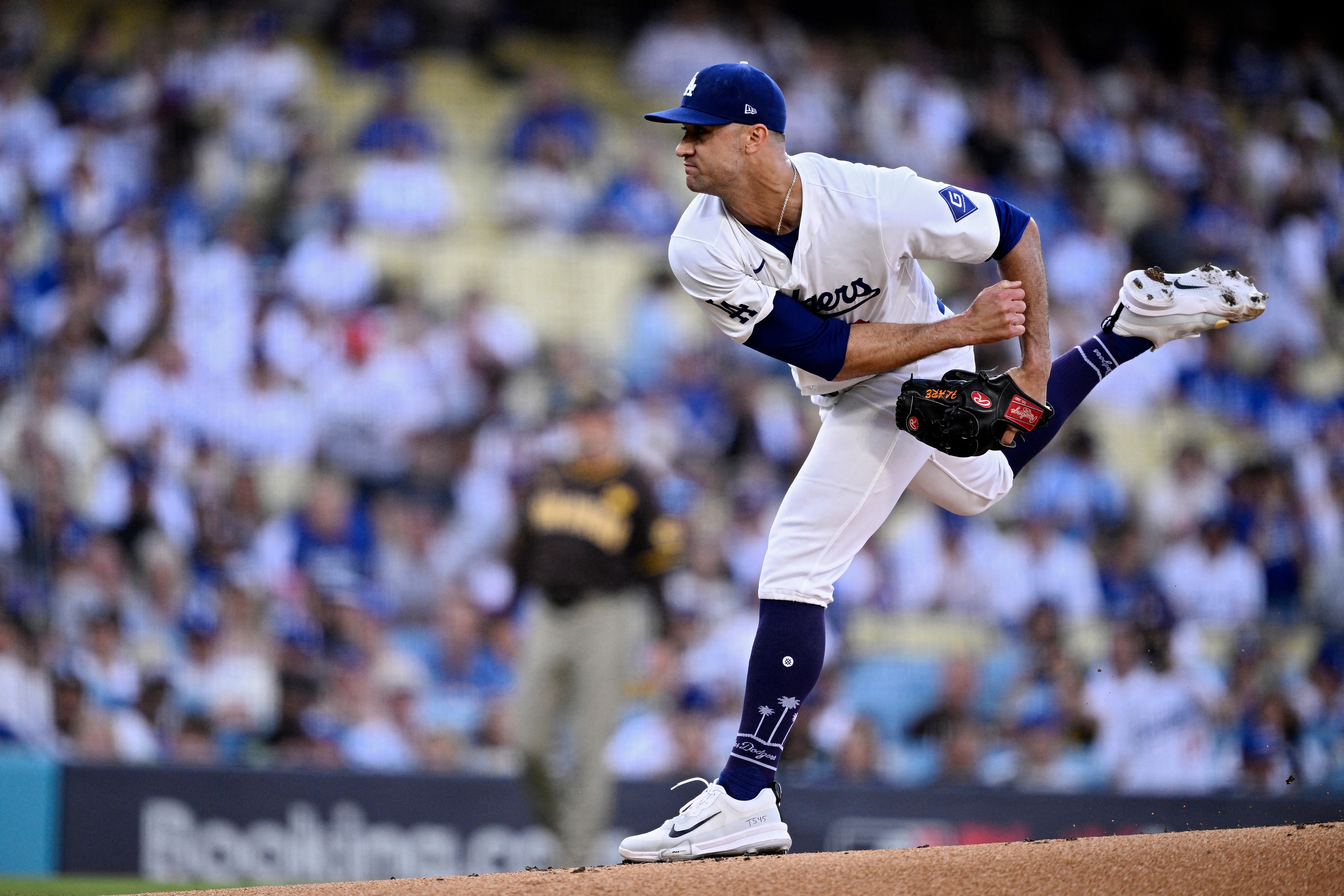 Dodgers dominate Mets, post 1-0 lead