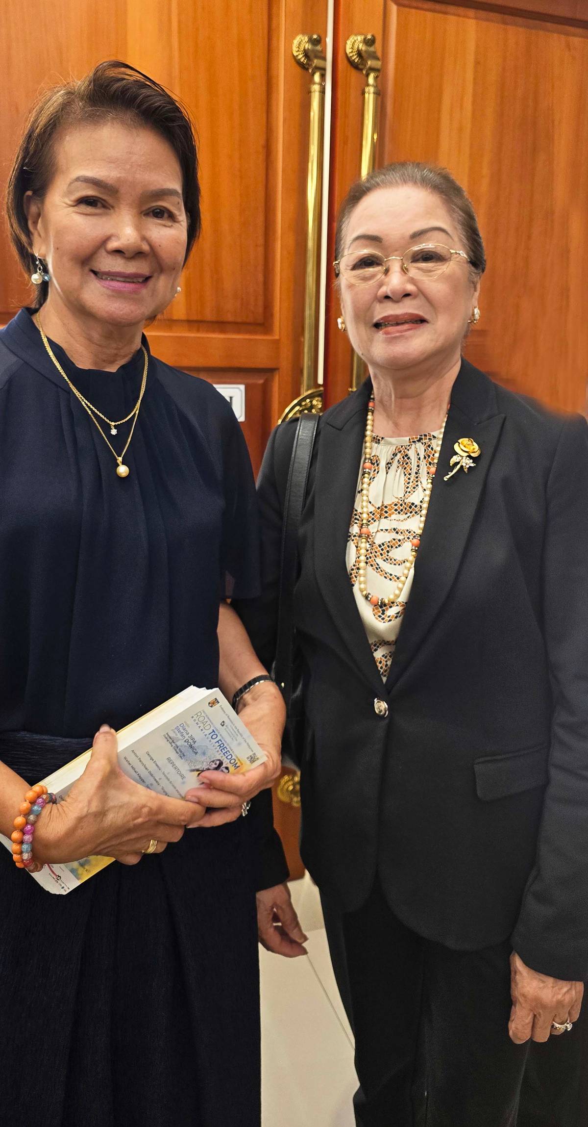 Rose Hennessy and Mariter Klepp, Arts Council Cebu directors.