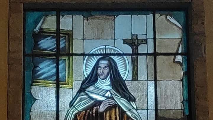 Stained glass representing Saint Teresa of Ávila, façade of the Parish of Saint Teresa in Três Corações, Brazil.