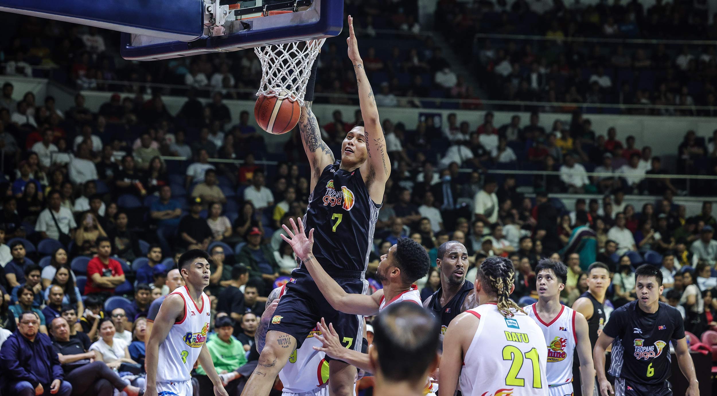 GOING FOR THE KILL: Tropang Giga aim to deliver knockout punch