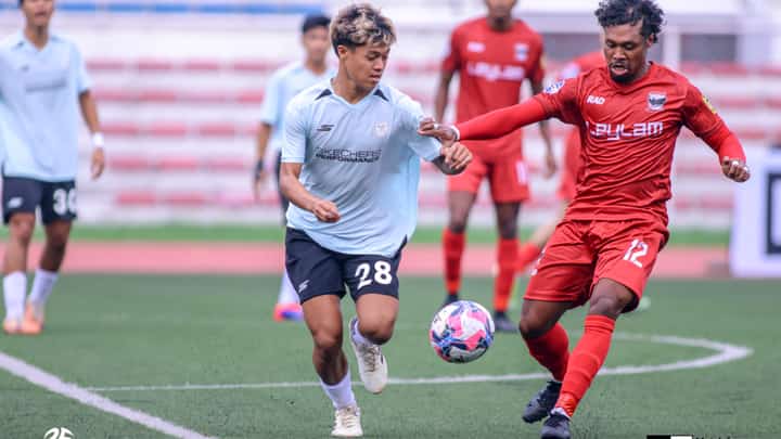 Kainoa Bailey (right) makes his move for Cebu FC against Manila Digger FC Saturday in the PFL.