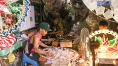 Parol makers in Quiapo gear up 